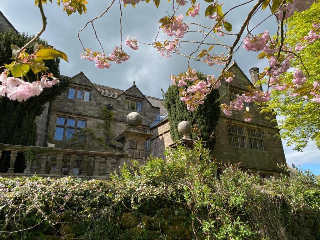 Bed & Breakfast Riber Hall Manor *